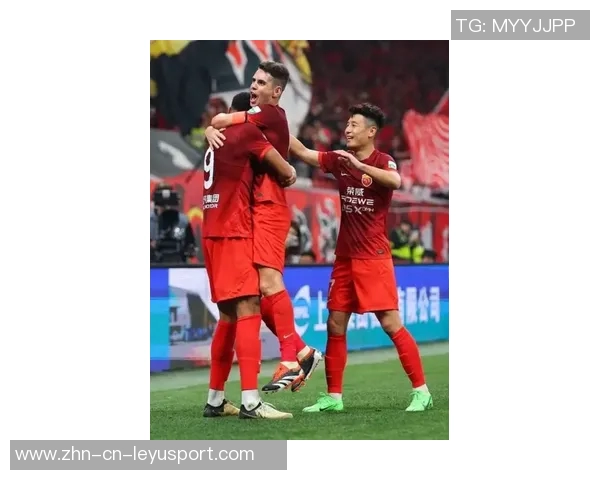 2025中超赛季终结海港荣膺冠军申花紧随其后法比奥斩获金靴亚泰梅州遗憾降级