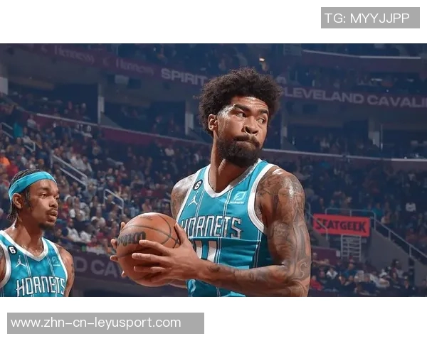 理查兹半场表现抢眼5中3斩获7分助攻1次正负值高达16分 理查兹半场表现抢眼5中3斩获7分助攻1次正负值高达16分