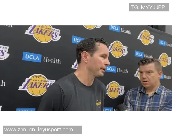 雷迪克谈詹姆斯训练状态称其每天坚持锻炼保持最佳状态 雷迪克谈詹姆斯训练状态称其每天坚持锻炼保持最佳状态